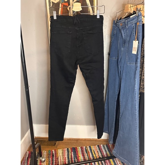 Good American Good Legs Black Skinny Jeans - Picture 4 of 9